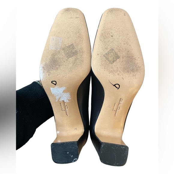 Salvatore Feragammo black pump - Picture 4 of 4